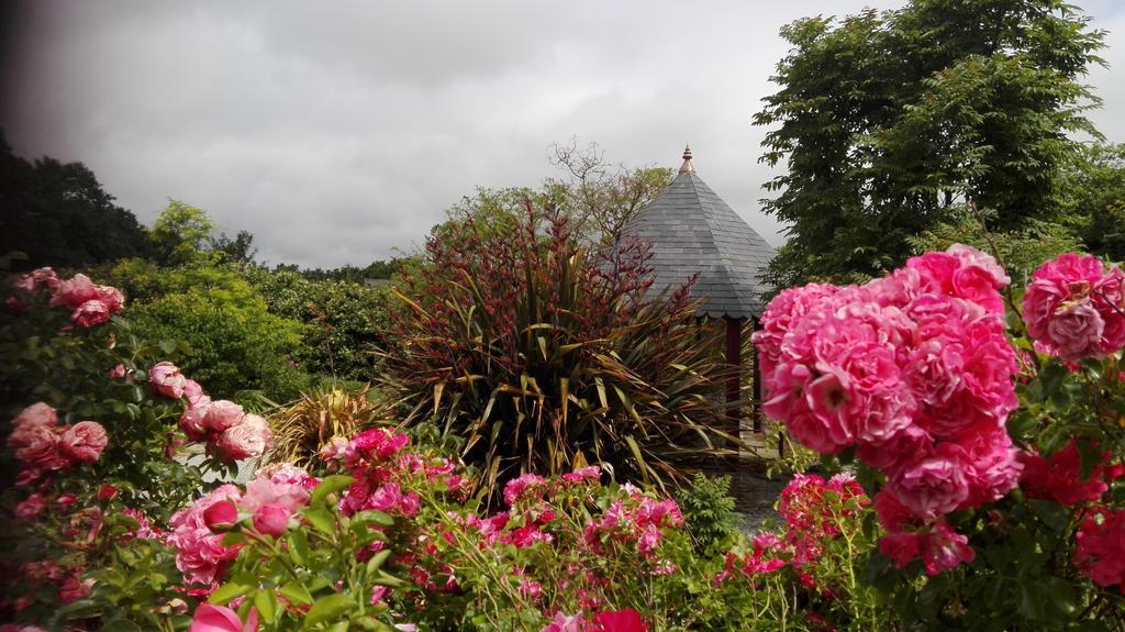 Villa Gite Atypique Dans Une Chapelle Briec Exterior foto